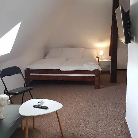 V Soukromi - Meran Apartman